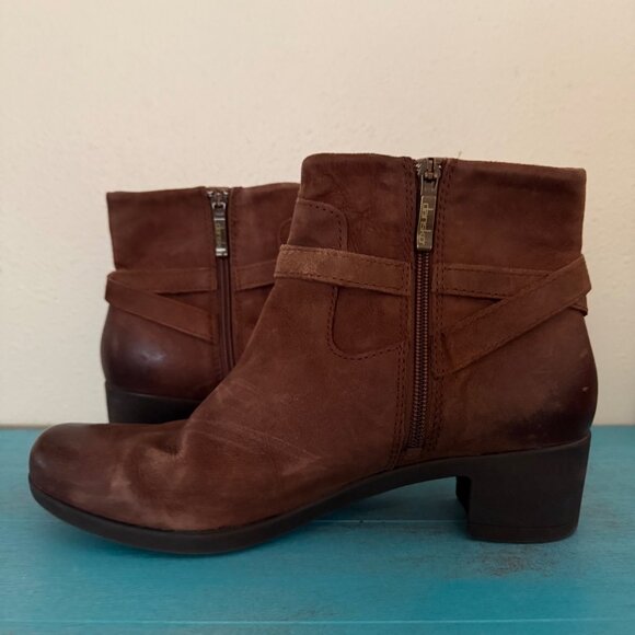 Dansko 'Cagney' Brown Leather/Suede Heeled Booties Sz 41 US 10.5-11 - Picture 7 of 9